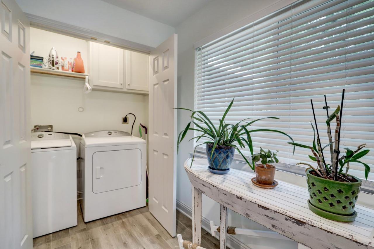 Kingwood Cottage - 10 Mins From Iah - Lake Front ハンブル エクステリア 写真