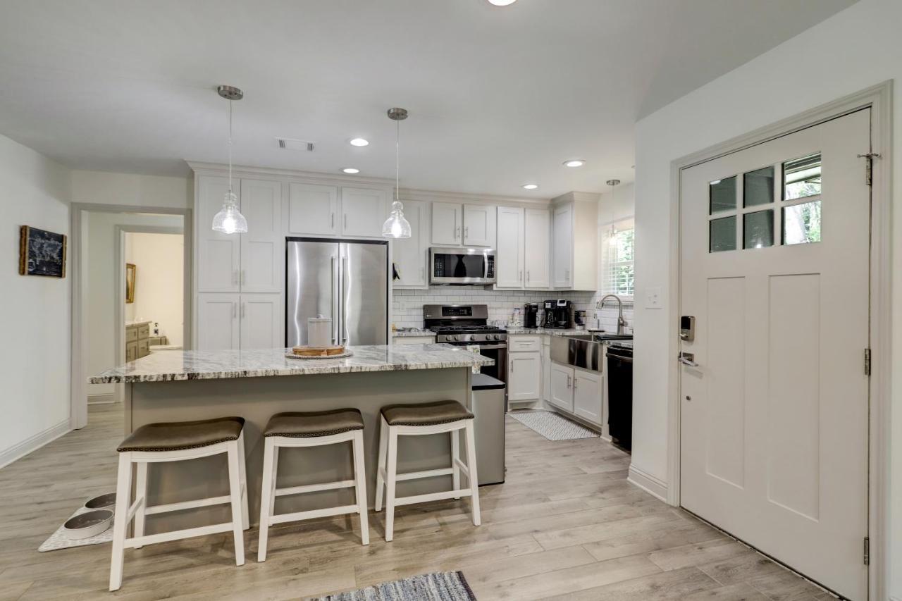 Kingwood Cottage - 10 Mins From Iah - Lake Front ハンブル エクステリア 写真