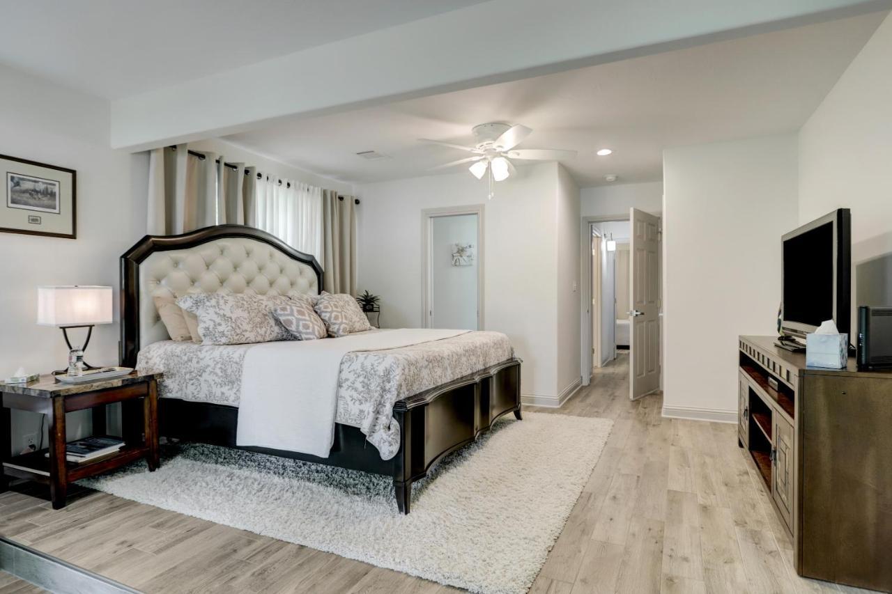Kingwood Cottage - 10 Mins From Iah - Lake Front ハンブル エクステリア 写真