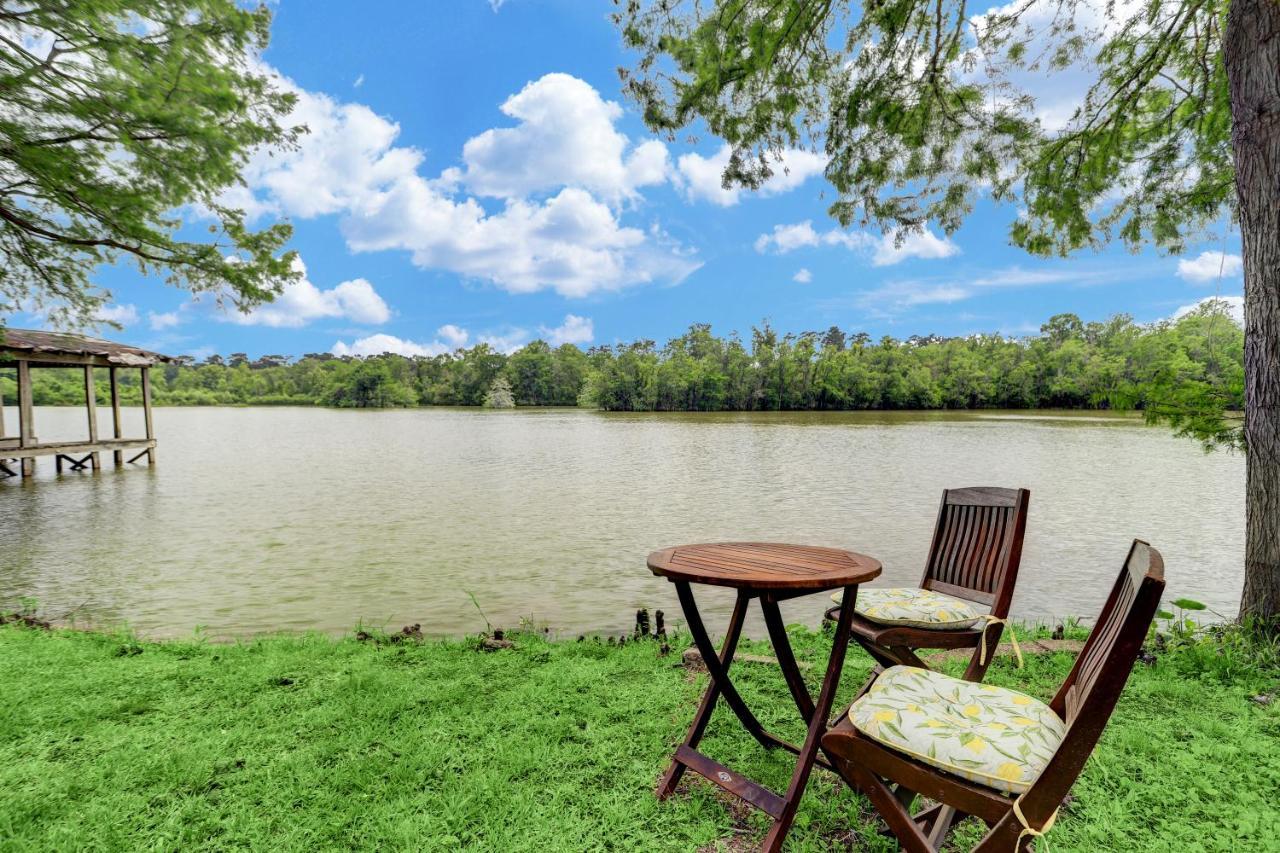 Kingwood Cottage - 10 Mins From Iah - Lake Front ハンブル エクステリア 写真